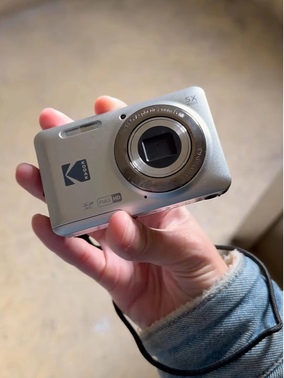 Capture Vintage Y2K Aesthetics with KODAK PIXPRO FZ55 16MP Digital Camera